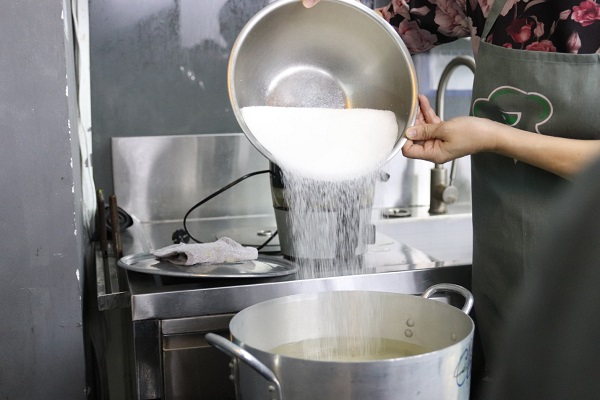 nấu nước đường